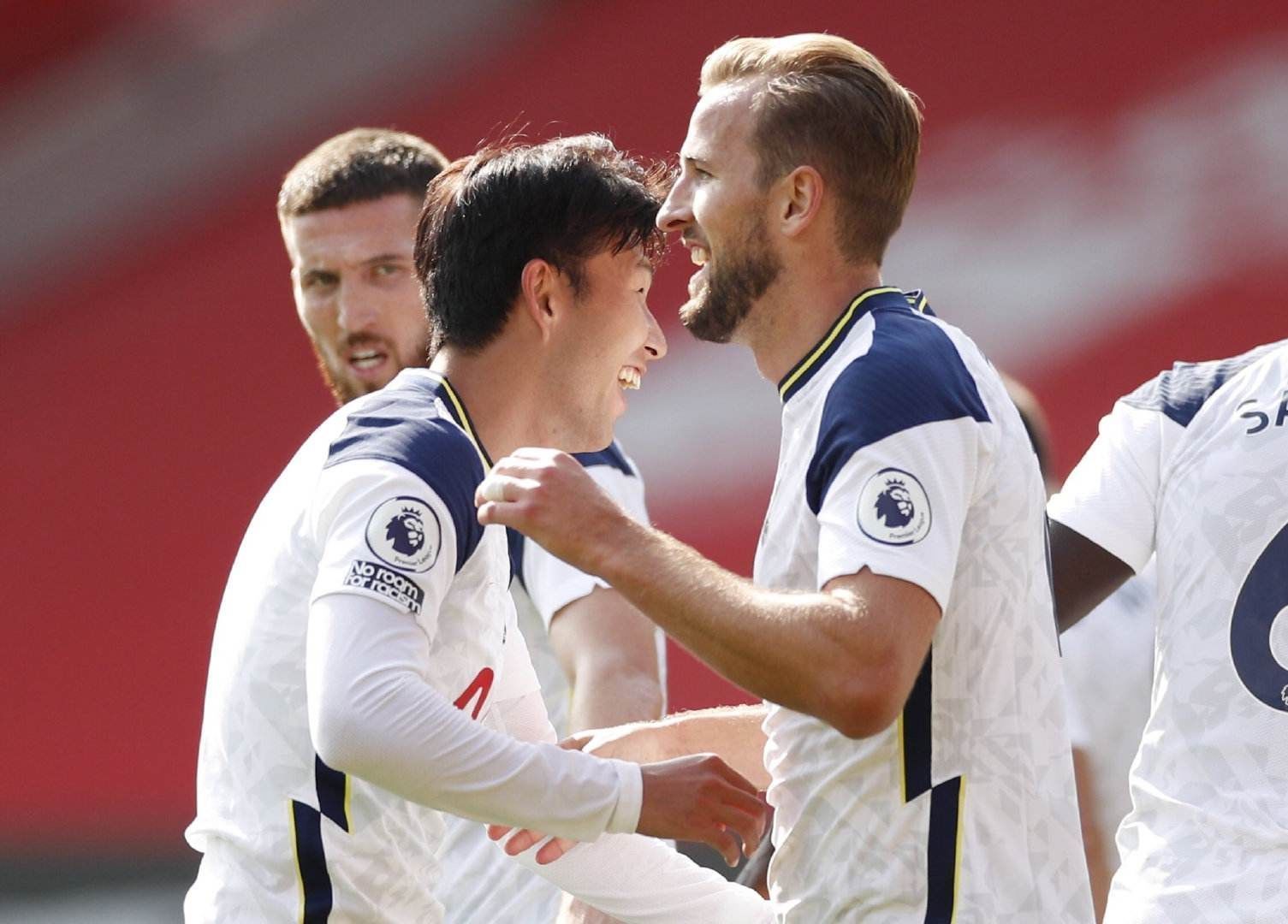 后置发动机！赫伊森西甲生涯前3场触球304次，近20年仅次于小法