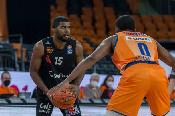 段中极为罕 段中极为罕